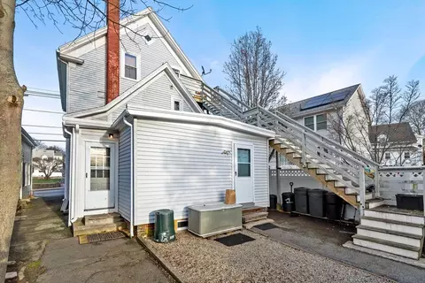 Exterior - 196 Washington St, Gloucester, MA 01930 photo 3 of 6