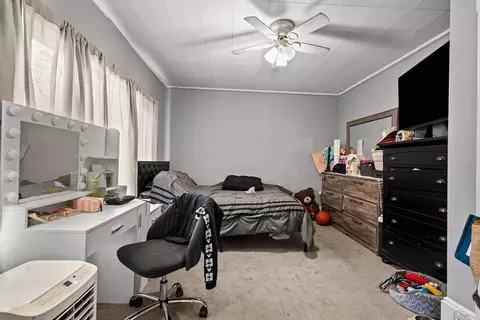 Bedroom - 196 Washington St, Gloucester, MA 01930 photo 3 of 6