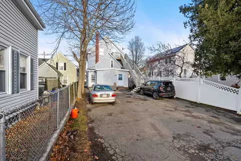 Exterior - 196 Washington St, Gloucester, MA 01930 photo 5 of 6