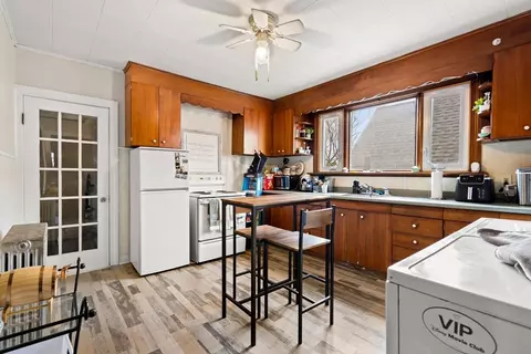 Kitchen - 196 Washington St, Gloucester, MA 01930 photo 5 of 8