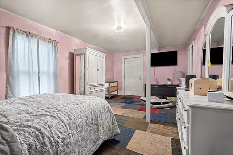 Bedroom - 196 Washington St, Gloucester, MA 01930 photo 1 of 6