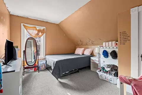 Bedroom - 196 Washington St, Gloucester, MA 01930 photo 5 of 6