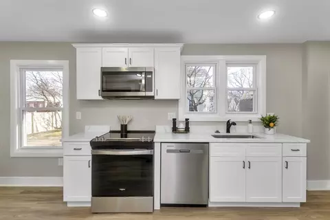 Kitchen - 3 Norfolk St, Springfield, MA 01109 photo 2 of 4