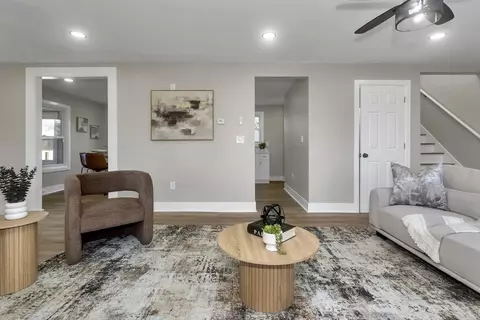 Entry Way - 3 Norfolk St, Springfield, MA 01109 photo 2 of 2