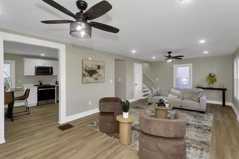 Living - 3 Norfolk St, Springfield, MA 01109 photo 3 of 3