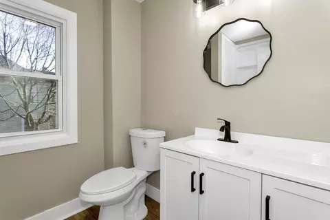Bath - 3 Norfolk St, Springfield, MA 01109 photo 4 of 5