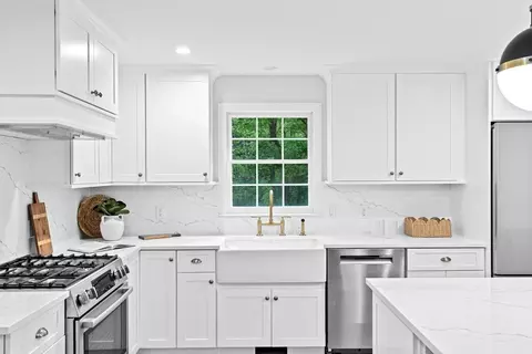 Kitchen - 14 Spring St, Hingham, MA 02043 photo 2 of 5