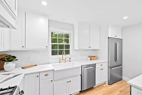 Kitchen - 14 Spring St, Hingham, MA 02043 photo 5 of 5