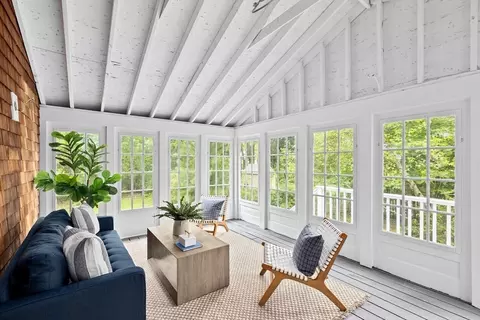 Exterior - 14 Spring St, Hingham, MA 02043 photo 2 of 5