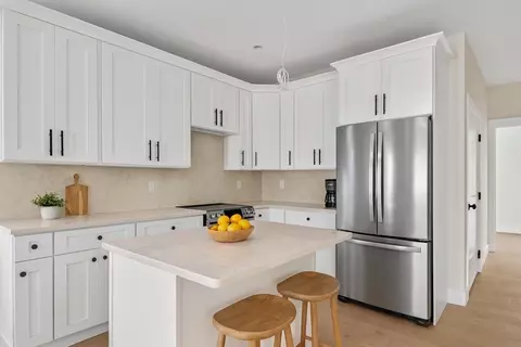 350 Windsor St #2, Cambridge, MA 02141