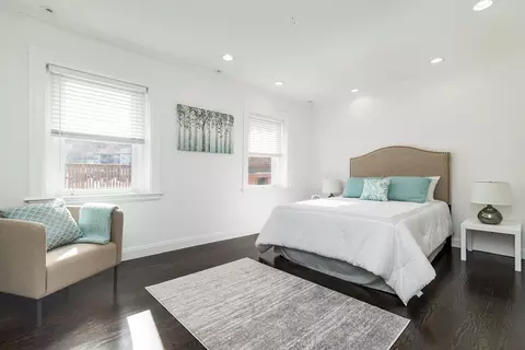 Bedroom - 1620 Beacon St, Brookline, MA 02446 photo 3 of 4