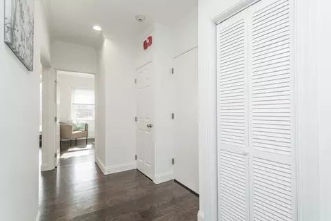 Entry Way - 1620 Beacon St, Brookline, MA 02446 photo 2 of 2