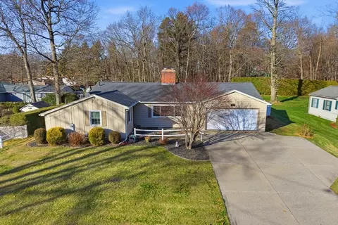 17 Laurence Dr, West Springfield, MA 01089