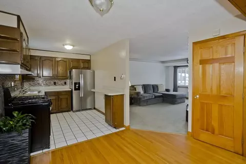 68 Hamilton St, Springfield, MA 01119 photo 11