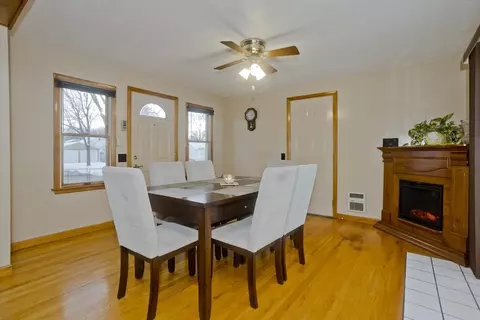 68 Hamilton St, Springfield, MA 01119 photo 4