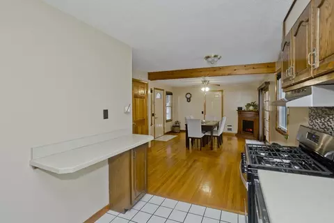 68 Hamilton St, Springfield, MA 01119 photo 9