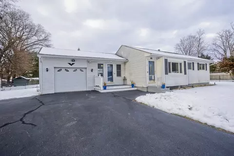 68 Hamilton St, Springfield, MA 01119 photo 2