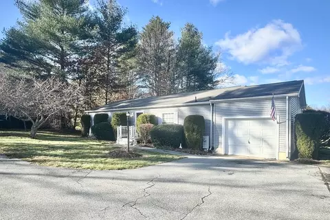 3402 Island Dr, Middleboro, MA 02346