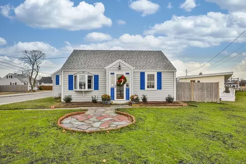 31 Mills Ave, Revere, MA 02151