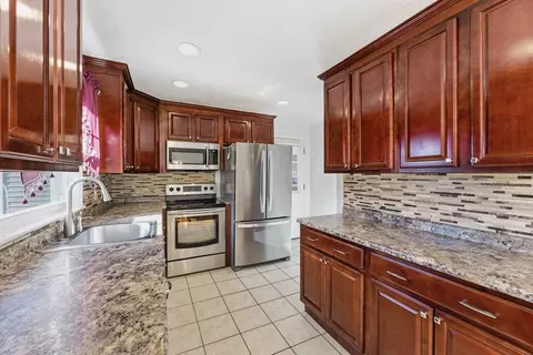 43 Houston Rd, West Springfield, MA 01089 photo 9