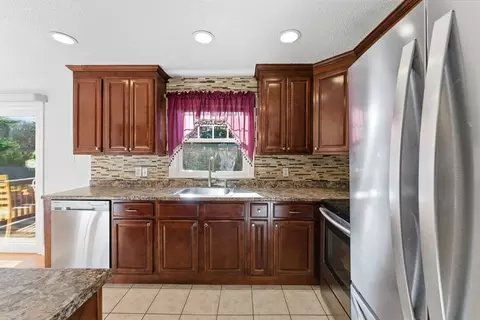 43 Houston Rd, West Springfield, MA 01089 photo 11