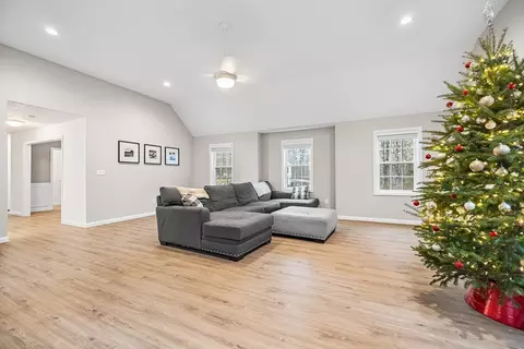 48 Walnut St, Douglas, MA 01516 photo 7