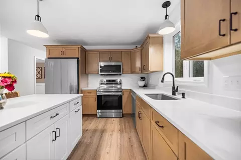 48 Walnut St, Douglas, MA 01516 photo 8