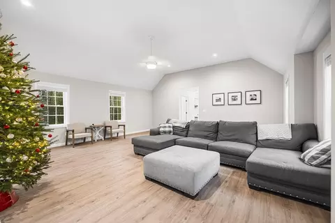 48 Walnut St, Douglas, MA 01516 photo 4
