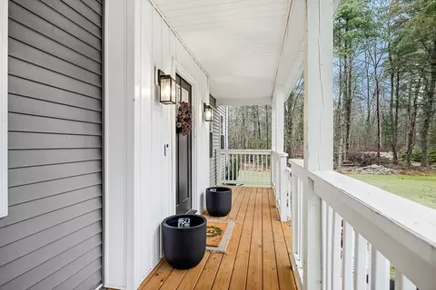 48 Walnut St, Douglas, MA 01516 photo 2