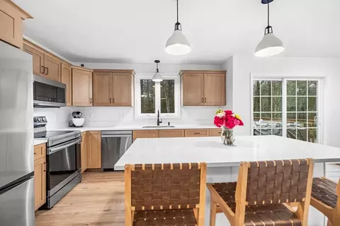 48 Walnut St, Douglas, MA 01516 photo 9