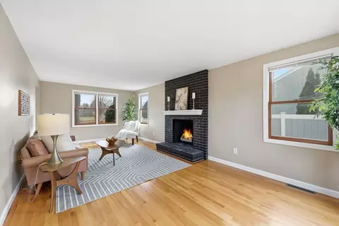 10 Woodcrest Rd, Springfield, MA 01129 photo 4