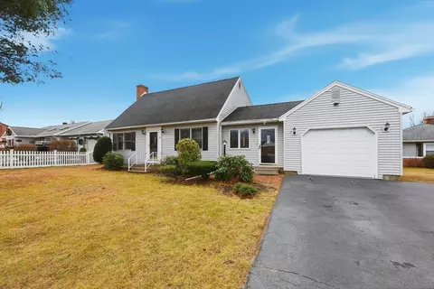 10 Woodcrest Rd, Springfield, MA 01129 photo 2