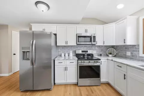 10 Woodcrest Rd, Springfield, MA 01129 photo 8