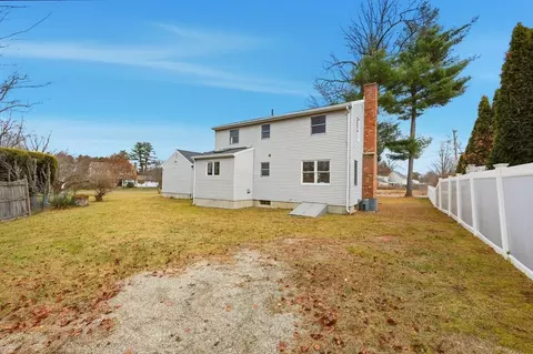 10 Woodcrest Rd, Springfield, MA 01129 photo 24