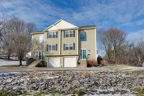 18 Lincoln Ave, Millbury, MA 01527
