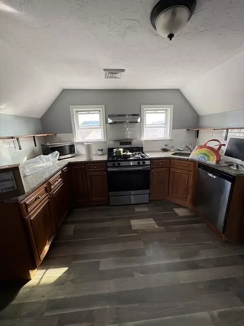 211 Elm, Everett, MA 02149 photo 25