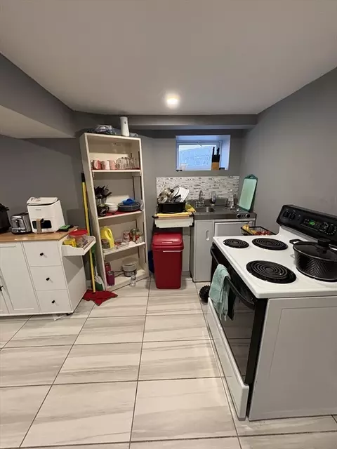 211 Elm, Everett, MA 02149 photo 31