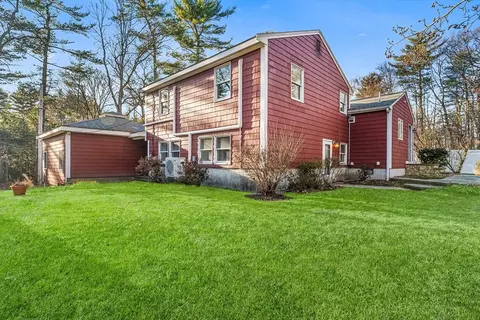 212 Mill St, Mansfield, MA 02048 photo 2