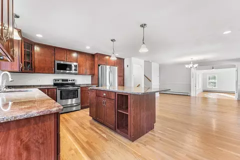 212 Mill St, Mansfield, MA 02048 photo 5