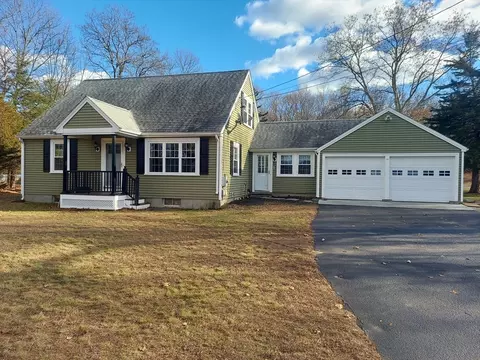 246 St Paul St, North Smithfield, RI 02896