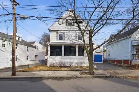 34 Fremont St, Winthrop, MA 02152