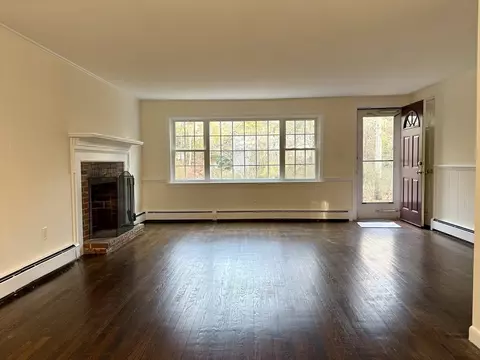Living - 55 Chickadee Ln, Centerville, MA 02632 photo 1 of 3