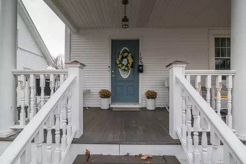 108 Brunswick St, Springfield, MA 01108 photo 2