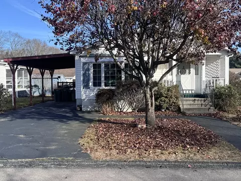 3 Round Table Rd, Attleboro, MA 02703