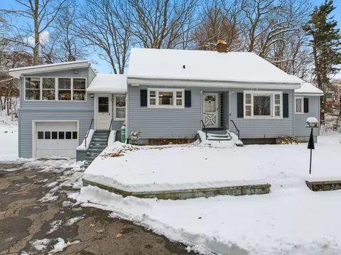 59 Oriole St, Gardner, MA 01440