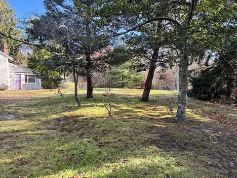 30 Pond St, Osterville, MA 02655 photo 3