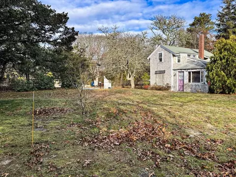 30 Pond St, Osterville, MA 02655 photo 4