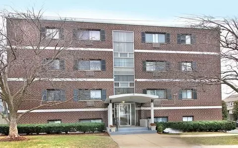 18 Glencoe St #42, Boston, MA 02135