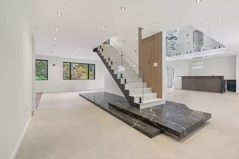 Entry Way - 883 Greendale Ave, Needham, MA 02492 photo 1 of 1