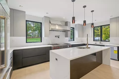 Kitchen - 883 Greendale Ave, Needham, MA 02492 photo 2 of 5